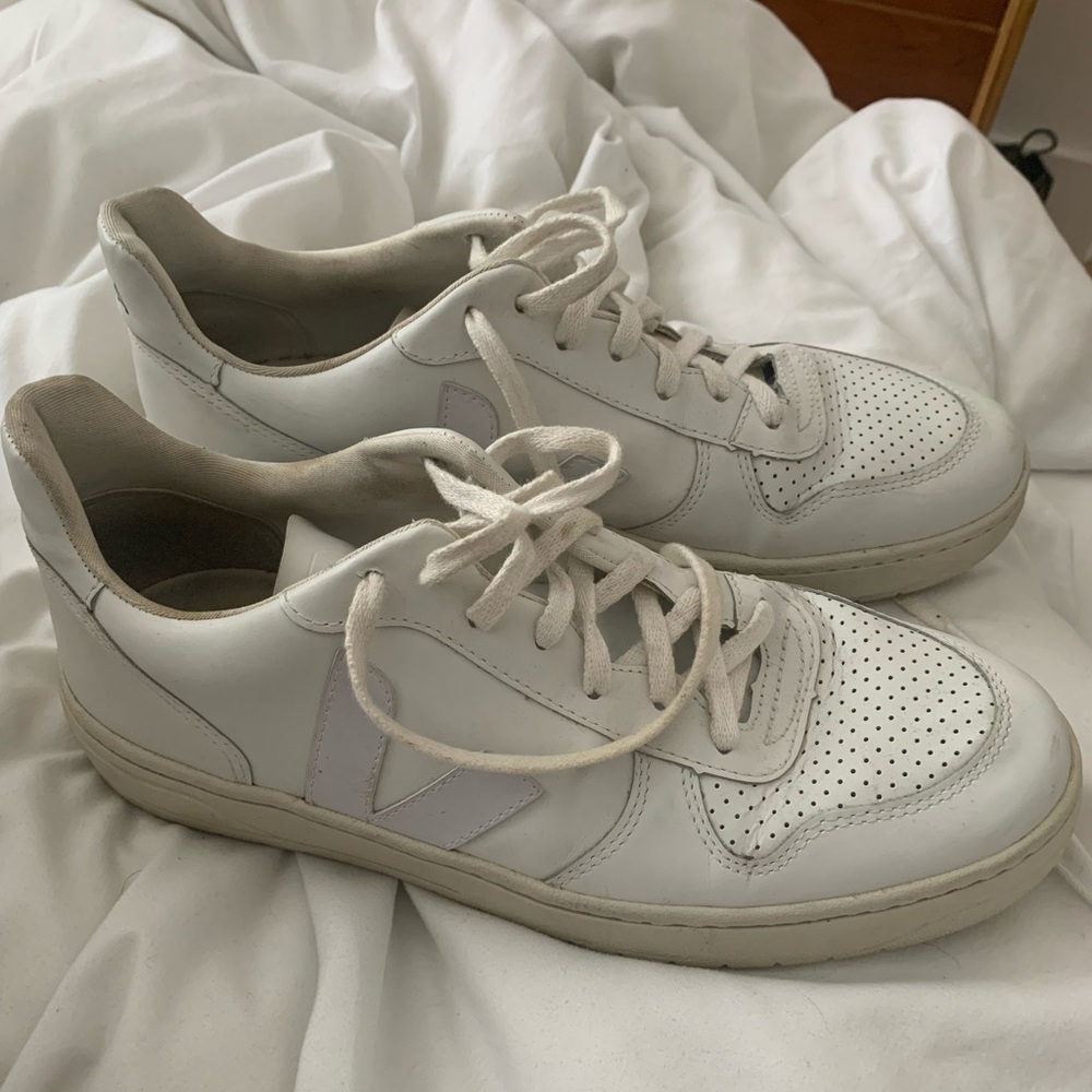 Veja V12 Sneakers